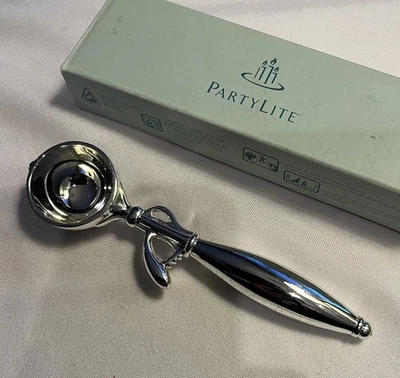 Partylite P7625 Cuchara de Helado Vela Apagador 2005 Cromo Nuevo de Lote Antiguo Foto 1 de 2
