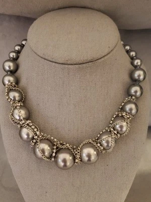 Colar Simply Vera Wang cinza falso pérola e strass declaração - Imagem 1 de 4