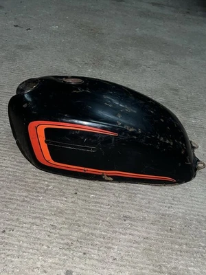 Suzuki GS550 Vintage Original Motorcycle Fuel Tank, Steel, Used Lot. — 第 1/4 张图片