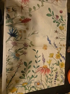33"L X 13" W WILD FLOWER TABLE RUNNER NEW IN PACKAGE - Picture 1 of 2
