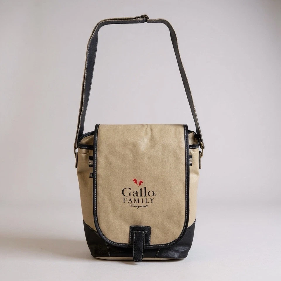 Bolsa de vino Gallo Family Vineyards 5 bolsillos con correa para el hombro para 3 botellas Foto 1 de 4