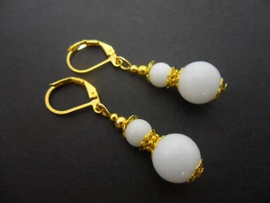 A PAIR OF PRETTY GOLD PLATED JADE BEAD DANGLY LEVERBACK HOOK EARRINGS. NEW. - Picture 1 of 10