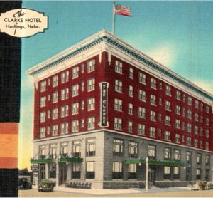 Vintage c.1939 Postcard Hastings Nebraska The Clarke Hotel Street View-B2-16 - Picture 1 of 3