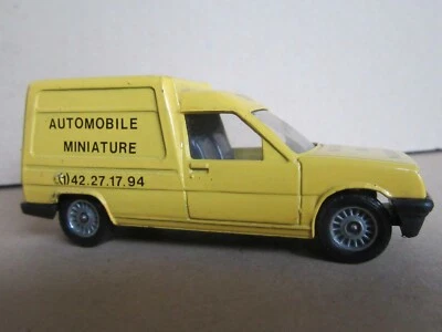 3R 1988'S Solido Francia Renault Express 1991 Rivista Auto Miniatura 1:43 - Immagine 1 di 4