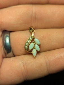 Vintage Gold Plated Sterling Silver Australian Opal Pendant - Picture 1 of 3