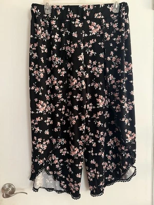 Pantalones capri para mujer Robert Louis fluidos con patrón floral talla XL Foto 1 de 4