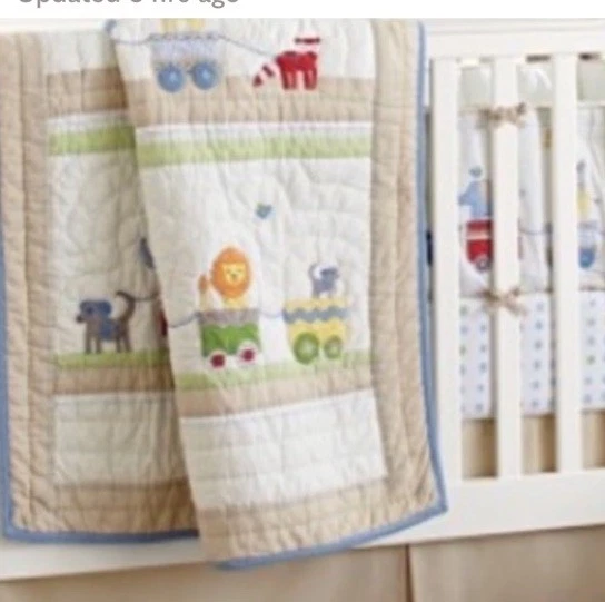 "Manta de cuna acolchada Pottery Barn para niños pequeños 36"" X 48 circo safari" Foto 1 de 4