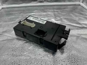 Unidad de Control UCH-N2 Renault Opel Nissan P8200461556K 28112769-7A - Imagen 1 de 2