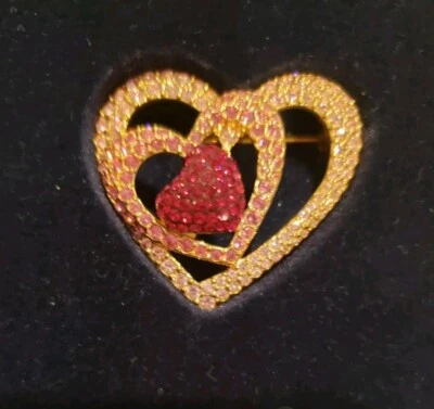 Prendedor anual 2005 cristal Swarovski alegría de la risa triple corazón nuevo en caja certificado de autenticidad Foto 1 de 4