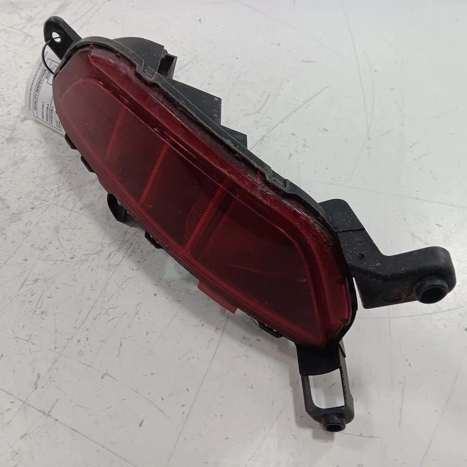 Luz de señalización trasera derecha pasajero Mazda CX-3 2016 2017 2018 Foto 1 de 4