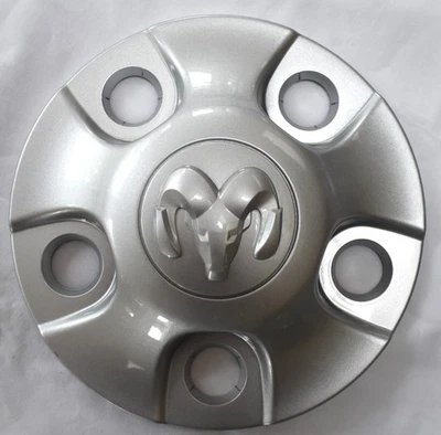 2013-2018 Dodge Ram 1500 OEM Silver Center Cap 1XP54TRMAA Excellent Condition - Image 1 of 4