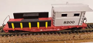 MODEL POWER Ho Scale 8200 40' WORK CABOOSE SAFETY FIRST 624 - Picture 1 of 9
