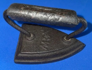 Antique AOW Cast Iron Flat Iron 3” Mini Child Usable Hanky Cute! - Picture 1 of 9