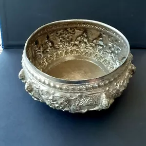 Vintage asiatische versilberte Repousse kleine Schüssel - tanzende Figur Motiv signiert alt - Bild 1 von 11