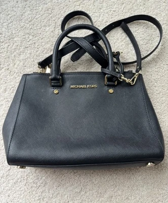 Cartera Michael Kors SUTTON Negra Mediana Cuero Saffiano  Foto 1 de 3