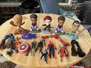 Lotto di action figure Marvel giocattoli, ricambi e accessori - Foto 1 di 5