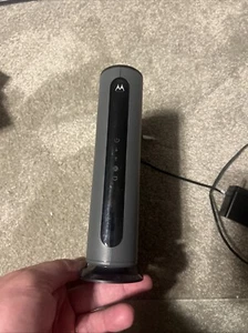 Motorola MB8600 DOCSIS 3.1 Gigabit Cable Modem - Photo 1/5