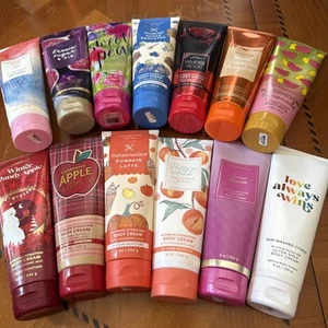 VERSCHIEDENES Set mit 13 Bade- & Körpercremes Lotionen GEBRAUCHT NICHT MEHR ERHÄLTLICH - Bild 1 von 1
