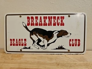 Vintage Breakneck Beagle Club Plastic License Plate - Picture 1 of 2