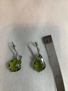 "Pendientes colgantes de cristal mariposa de vidrio verde 1,5"" B144" - Imagen 1 de 4