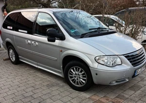Chrysler Grand Voyager Paravan Umbau Behindertengerecht Selbstfahrer - Bild 1 von 4