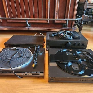 Technics SU-G70 Verstärker / ST-K50 Tuner / 5 Ds Player SL-PC14 / Plattenspieler SL-BD27 - Bild 1 von 31