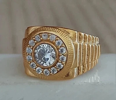Anillo de boda redondo de 2 quilates con racimo de diamantes creado en laboratorio para hombre enchapado en oro amarillo de 14 quilates Foto 1 de 4