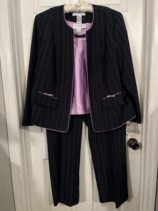 NWT Sag Harbor Womens Three Piece Pants Blouse Jacket Set Size 20 W Lilac Navy - Picture 1 of 12