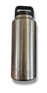 Yeti Rambler 26 OZ Bottiglia Acciaio Inox Argento Tappo Chug Bottiglia Acqua Isolata - Foto 1 di 6