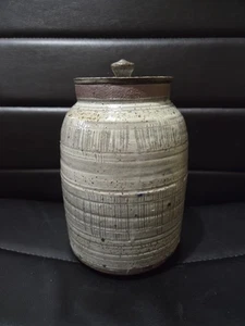 Vintage 8.5" Studio Pottery Lidded Stoneware Art Cannister Jar - Picture 1 of 7