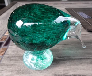 Hokitika Kiwi Bird Green Confetti Studio Art Glass Paperweight New Zealand - Picture 1 of 5