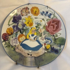 Disney Alice In Wonderland 45th Anniversary Collector’s Plate with hanging wire - Picture 1 of 4