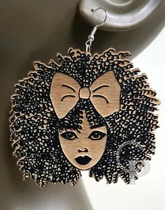 Afrikanische Ohrringe Afro Silhouette Holz graviert Naturhaarspulen Schleife - Bild 1 von 1