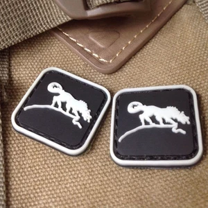 2 PCS MINI SOLID WOLF BADGE 3D TACTICAL ARMY PVC RUBBER PATCH HOOK - Picture 1 of 6