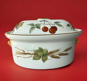 Royal Worcester Evesham Oval Casserole Baking Dish Domed Lid Gold Accents - Picture 1 of 13