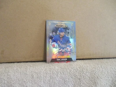 2021-22 UPPER DECK STATURE HOCKEY ZAC JONES #164 RC ROOKIE ON CARD AUTO 7/49 - Image 1 of 4