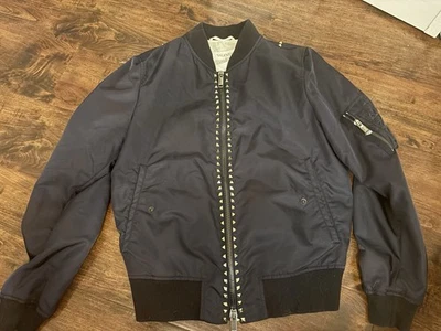 Valentino Garavani Rockstud Chaqueta Bomber Sin Título Se Ajusta a Pequeña M Foto 1 de 4