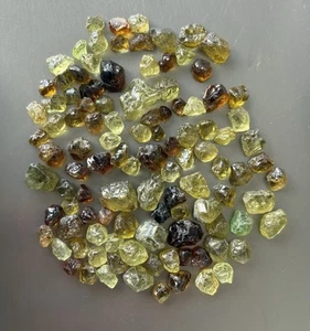 Bonito Lote 230 Cts Natural Color Verde Y Marrón Granate Grosular Áspero De Malí - Imagen 1 de 6