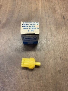 1961-1962 FULL SIZE MERCURY 21 TOOTH YELLOW SPEEDO GEAR NOS # C0AA-17271-E - Picture 1 of 2