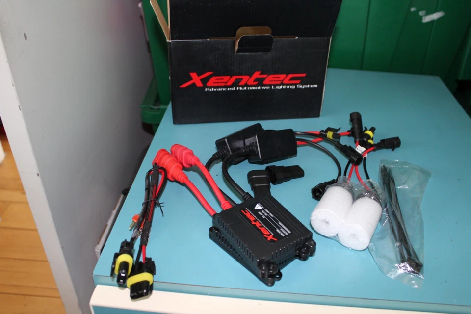 XENTEC 9006 HB4 6000K WHITE HID XENON KIT  2 BALLAST + 2 BULBS - Image 1 of 1