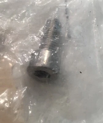 Tornillo de cilindro Sea-Doo M8 x 20 OEM # 290240073 NUEVO DE STOCK Foto 1 de 4