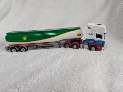 CORGI 1/50 SCANIA PENTONS HEAVY HAULAGE TRACTOR UNIT With BP Fuel Tanker - Image 1 of 4