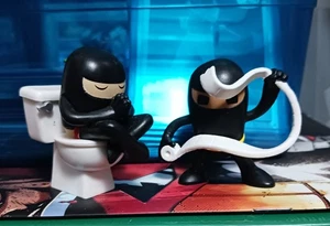 Lot of 2 Toilet Ninja's Figurines - Picture 1 of 2