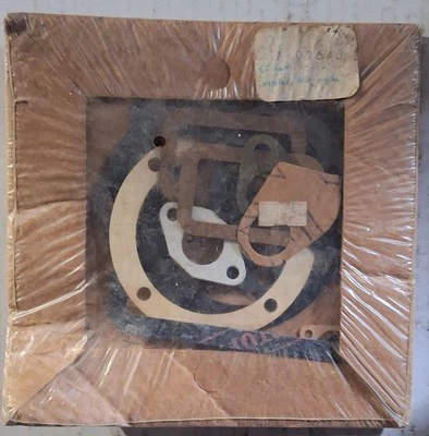 Clinton Small Engine 'NOS' Complete Gasket Set 7-02643 Replaces 94-593 - Image 1 of 3