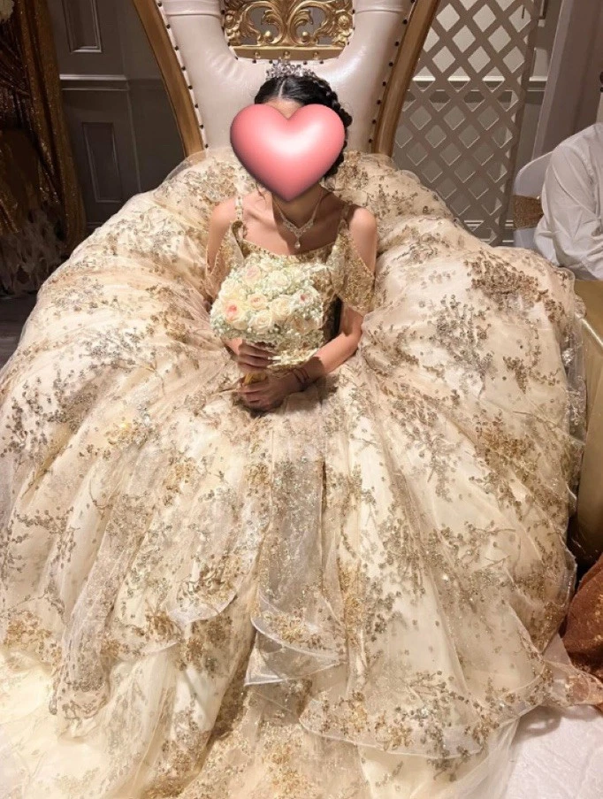 Vestido Formal Champagne Dorado Brillante/Vestido Quincienara Talla X Pequeño Corsé Espalda Foto 1 de 4