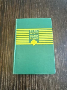 Vintage 1945 Girl Scout Handbook for Intermediate Program 8th Hardcover Scouts - Imagen 1 de 10