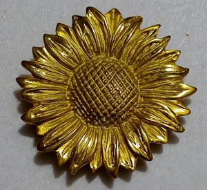 Vtg- Signed - Sunflower - Gold Tone - Brooch / Scarf  Pin - 2 in Dia - Picture 1 of 8