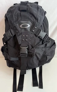 OAKLEY Icon Backpack Rucksack Tactical Black Adjustable Straps 32L Storage - Picture 1 of 10