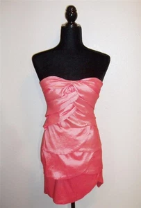 ROMEO & JULIET COUTURE trägerloses Cocktail-Partykleid korallefarben Stufen neu ohne Etikett Small - Bild 1 von 1