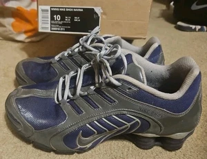 Nike Shox 2006 Navina Laufschuhe Damen 10 Dark Cinder/SL-Drk 356918 211 - Bild 1 von 8